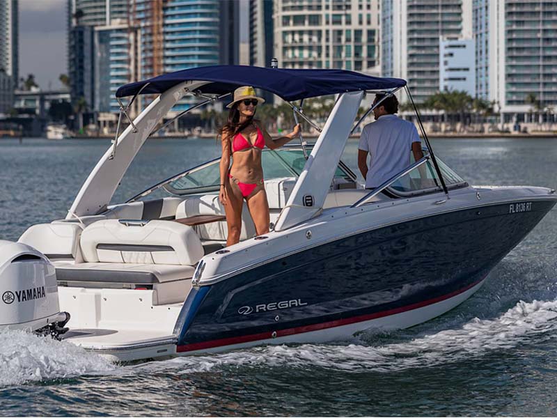 27' Regal - Bote para Alquilar en Miami, Florida