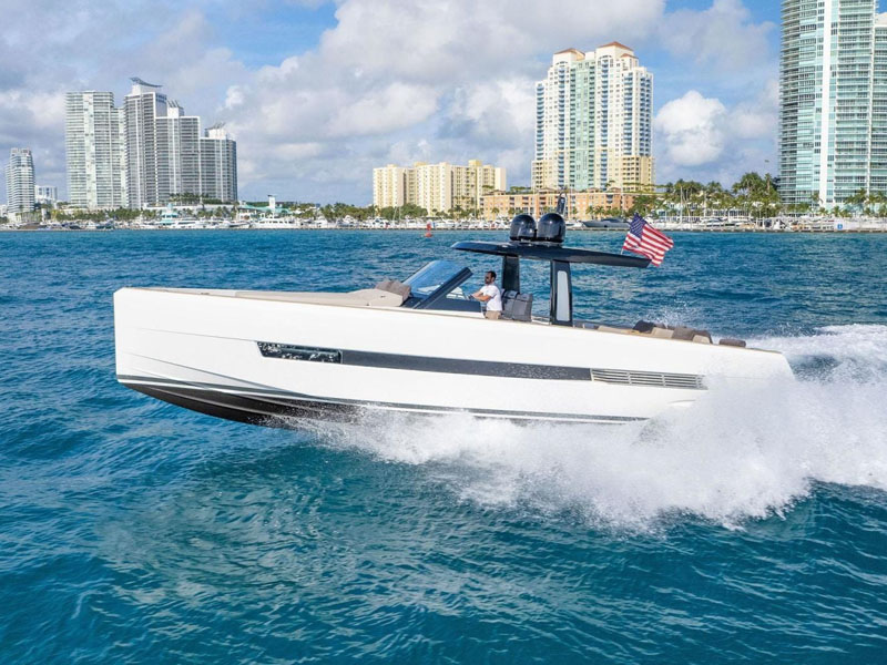 44' Fjord - Bote para Alquilar en Miami, Florida