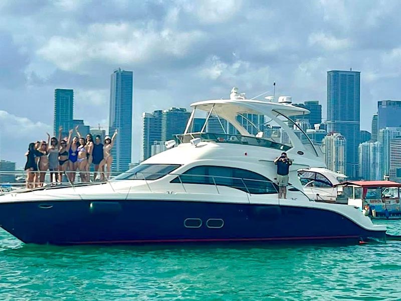 56' SeaRay - Bote para Alquilar en Miami, Florida