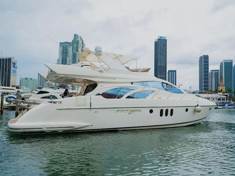 57' Azimut - Bote para Alquilar en Miami, Florida