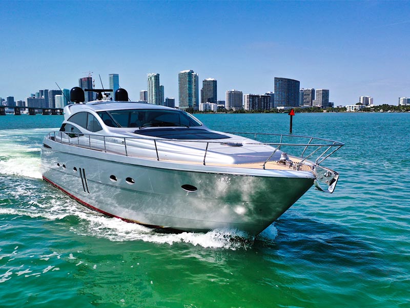 62' Pershing - Bote para Alquilar en Miami, Florida